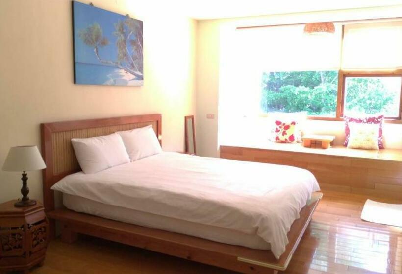 تختخواب و صبحانه Railway Villa