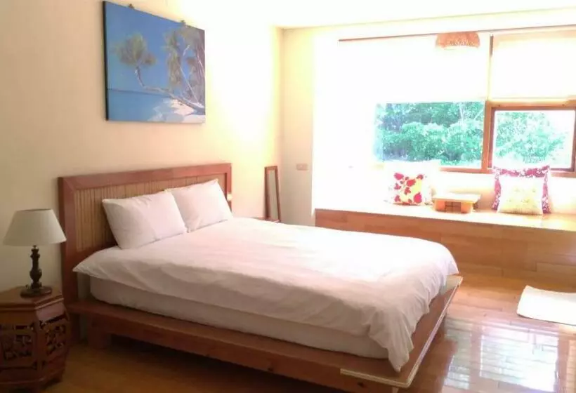 تختخواب و صبحانه Railway Villa