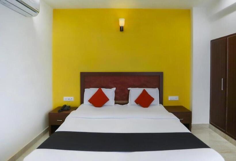 Capital O Hotel Sapphire Near Iskcon Temple Noida