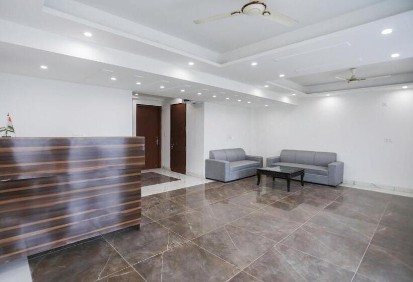 Capital O Hotel Sapphire Near Iskcon Temple Noida