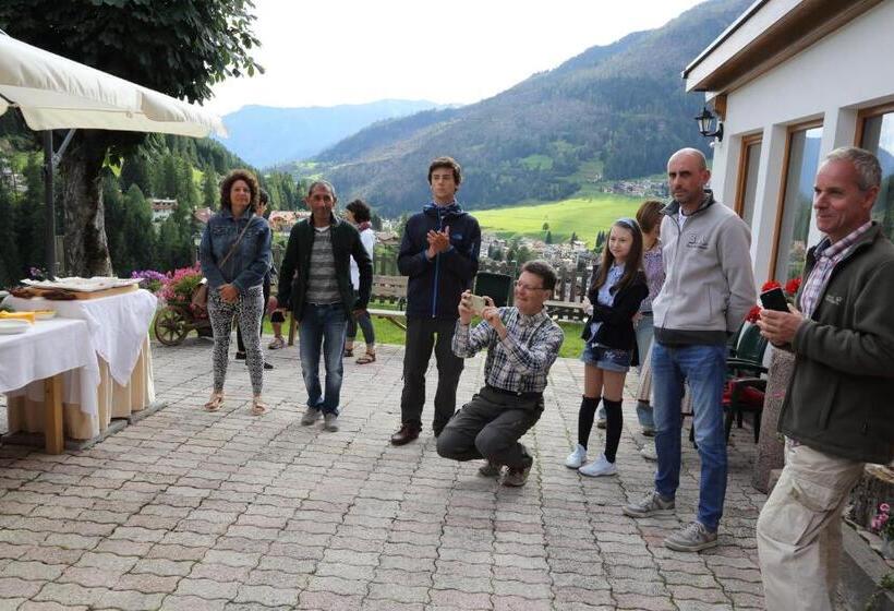 펜션 Garni Miravalle