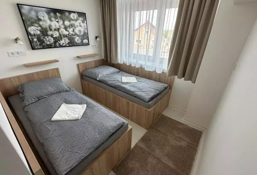 Majatalo Penzion Raketa Bowling