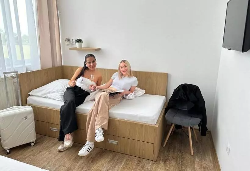 Majatalo Penzion Raketa Bowling