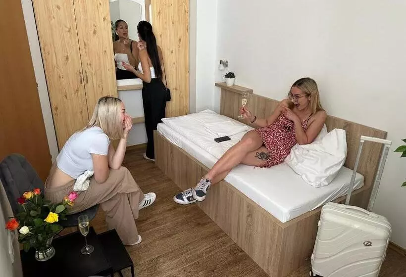 Majatalo Penzion Raketa Bowling