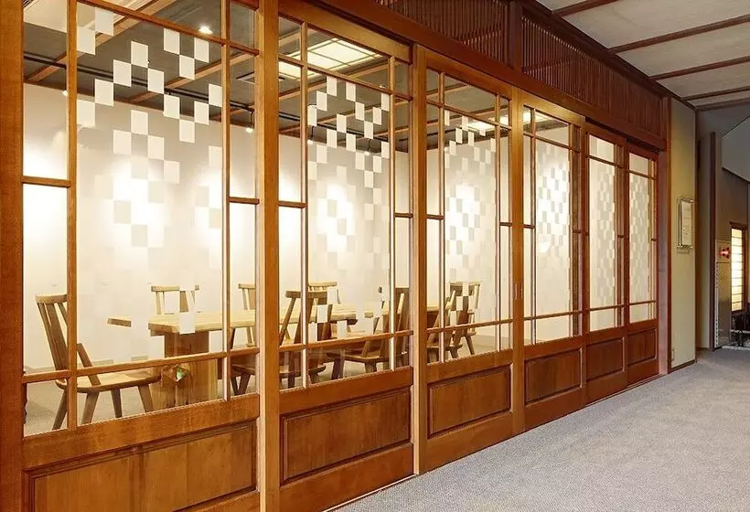 Hotelli Katsuzakikan