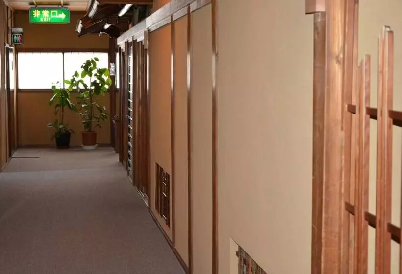 Hotelli Katsuzakikan