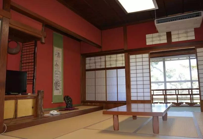 Hotelli Katsuzakikan