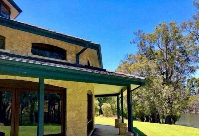 Отель Harmony Forest Accommodation And Vineyard