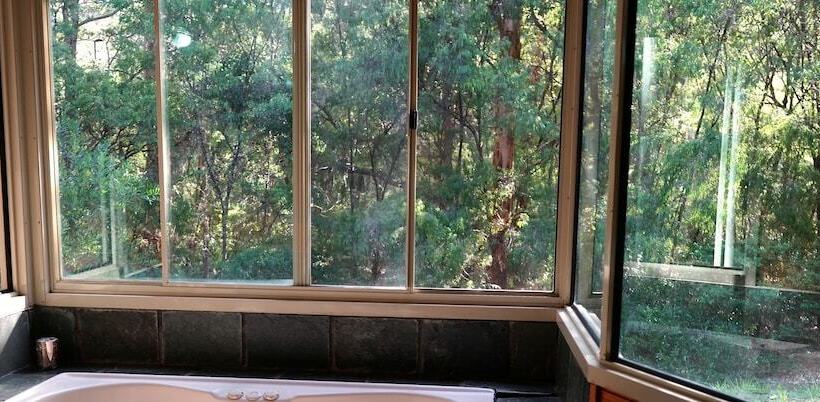 Отель Harmony Forest Accommodation And Vineyard