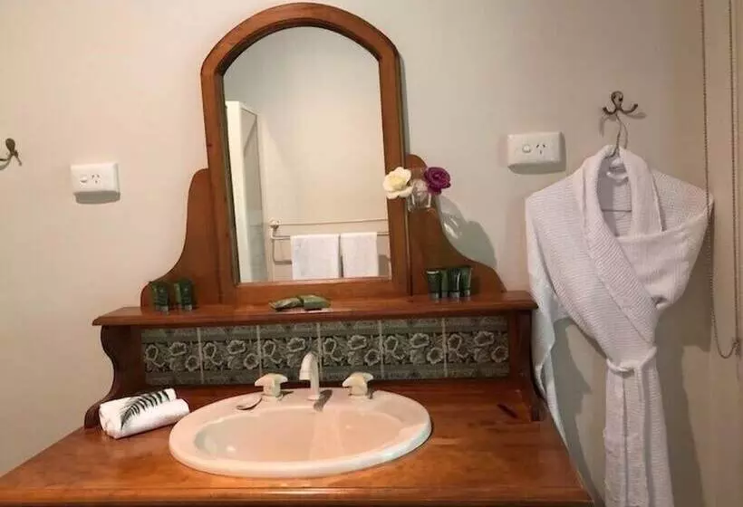 Hotelli Harmony Forest Accommodation And Vineyard