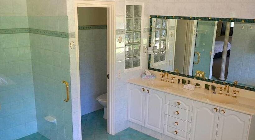 Отель Harmony Forest Accommodation And Vineyard