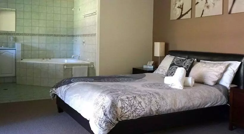 Hotelli Harmony Forest Accommodation And Vineyard