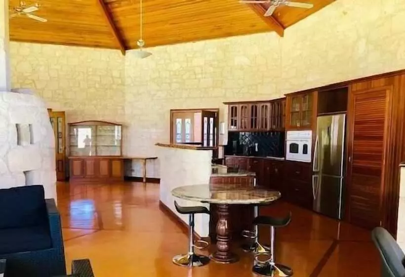 Hotelli Harmony Forest Accommodation And Vineyard