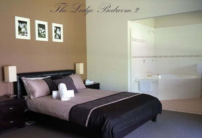 Отель Harmony Forest Accommodation And Vineyard