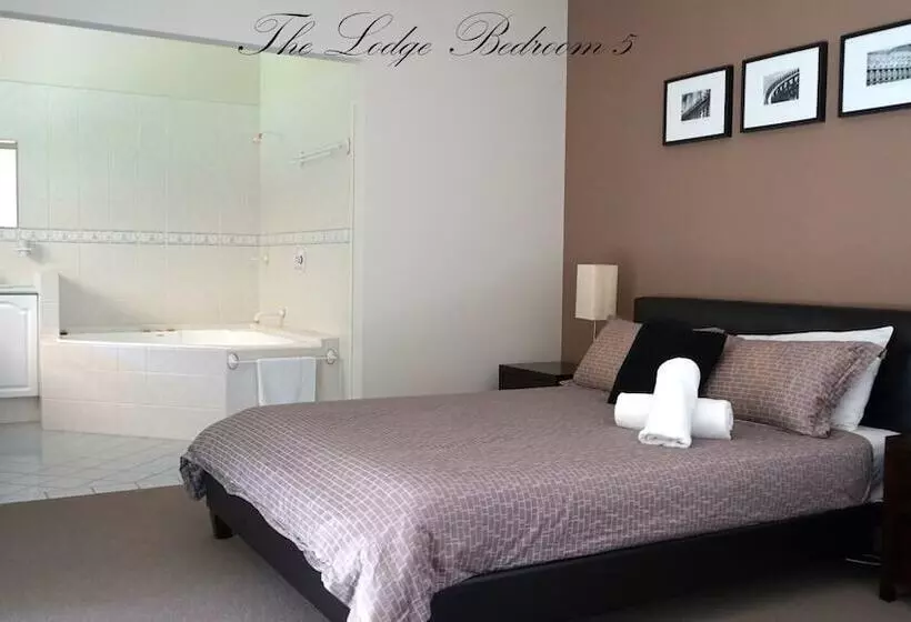 Hotelli Harmony Forest Accommodation And Vineyard