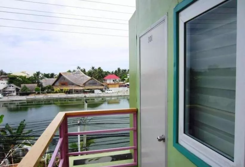 Shore Time Hotel Annex
