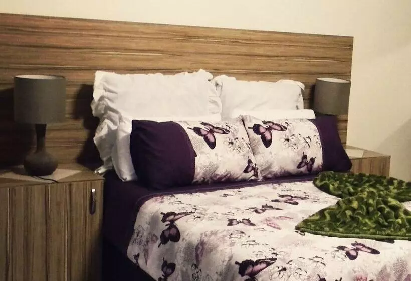 Aron's Guest House Bed & Breakfast