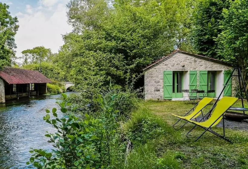 Aamiaismajoitus (B&B) L'orée De Giverny