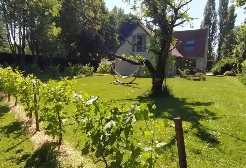 Aamiaismajoitus (B&B) L'orée De Giverny