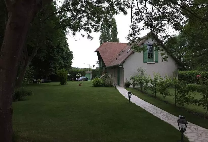 Aamiaismajoitus (B&B) L'orée De Giverny