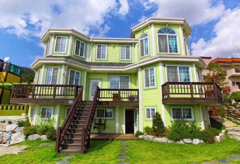 Afternoon Of The Forest Pension