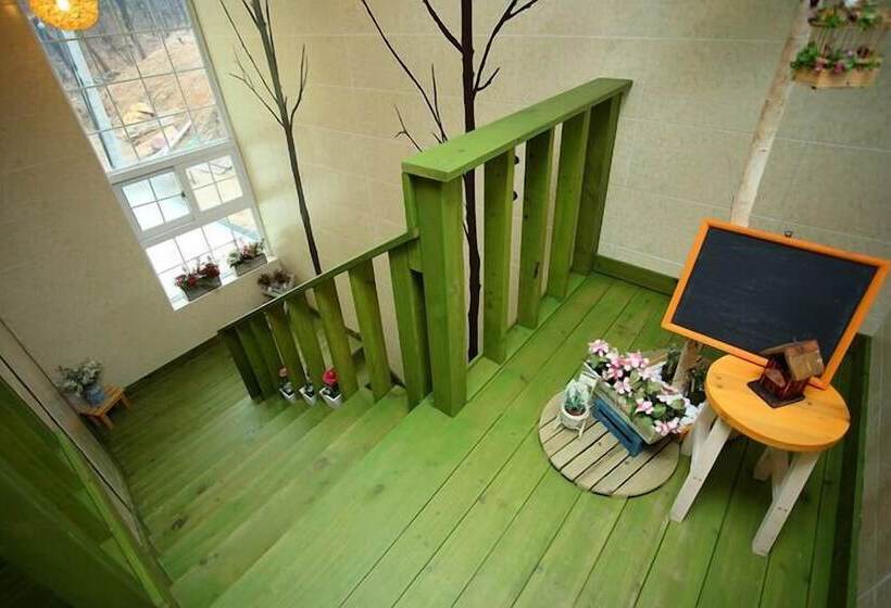 Afternoon Of The Forest Pension