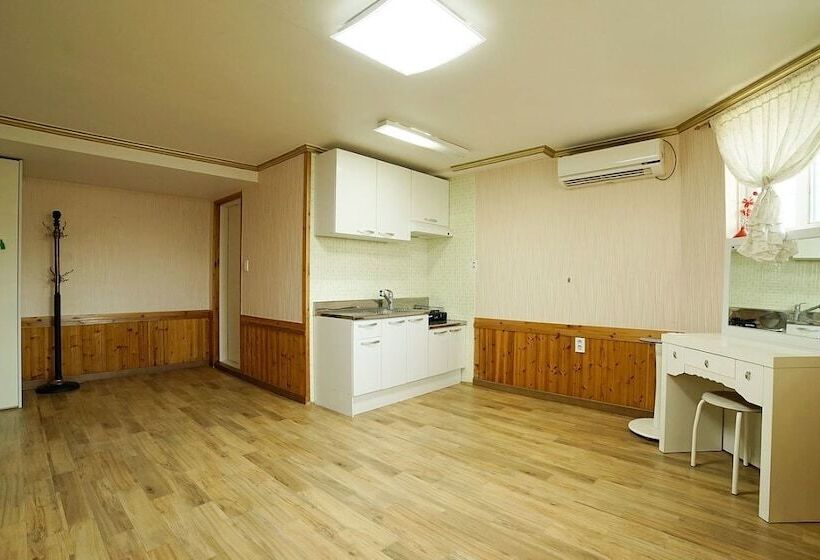 Afternoon Of The Forest Pension