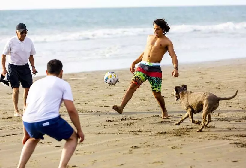 Green9 Hotel & Beach Resort Same