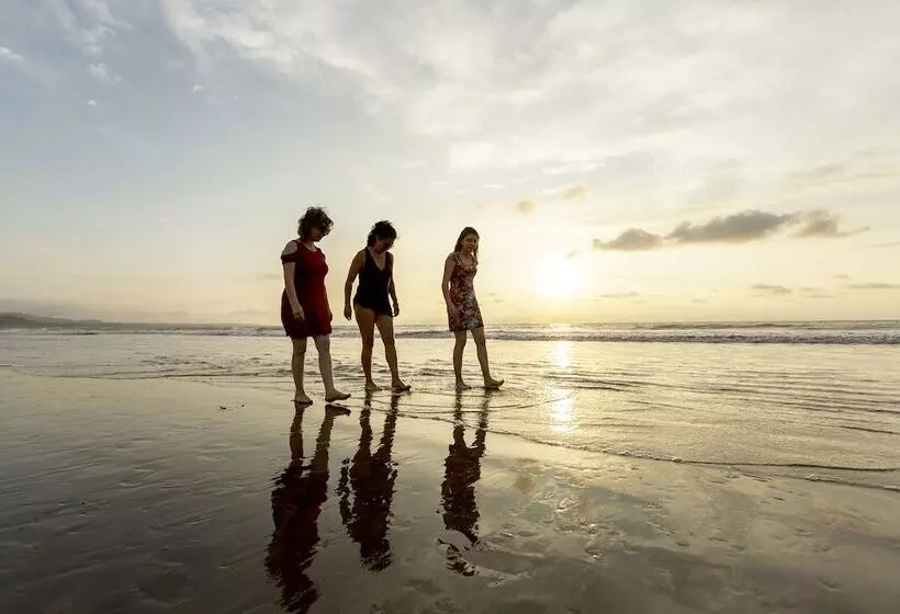 Green9 Hotel & Beach Resort Same