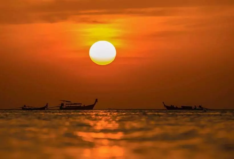 Hotelli Andalay Beach Resort Koh Libong