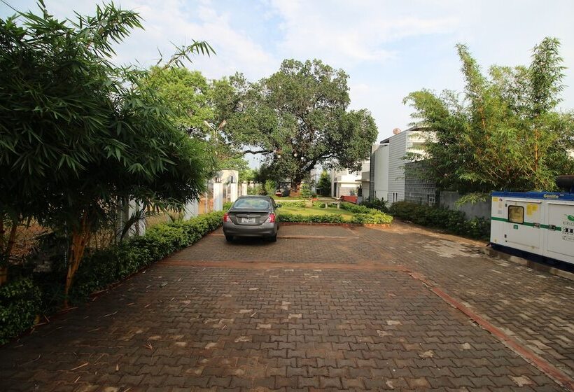 Hotel La Flora Cloud 9 Yelagiri