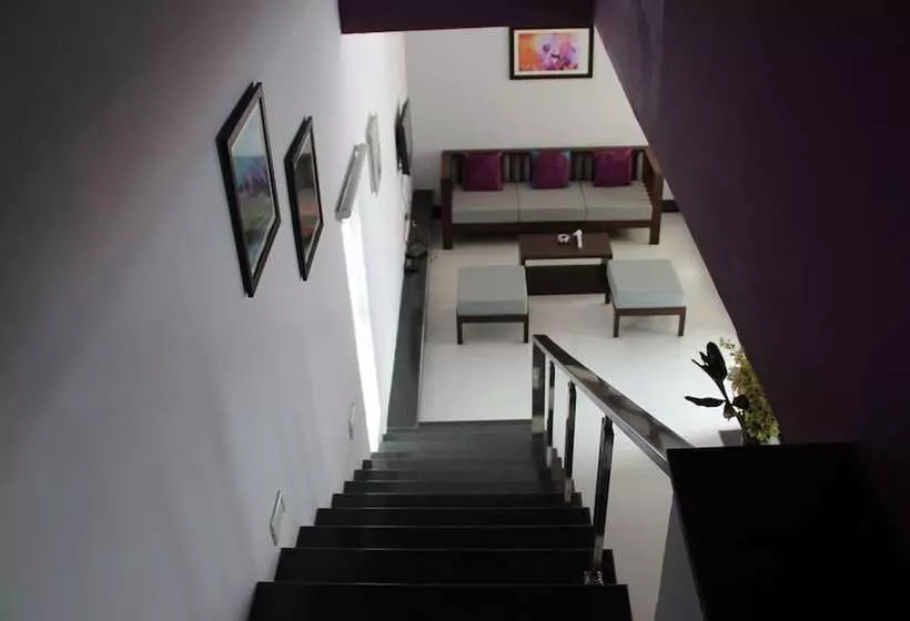 Hotelli La Flora Cloud 9 Yelagiri