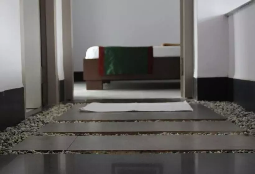 Hotelli La Flora Cloud 9 Yelagiri