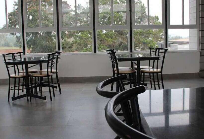 Hotel La Flora Cloud 9 Yelagiri