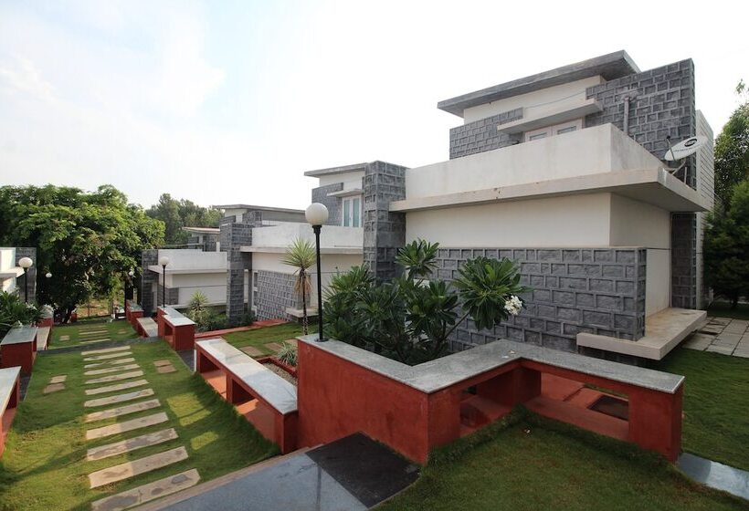 Hotel La Flora Cloud 9 Yelagiri