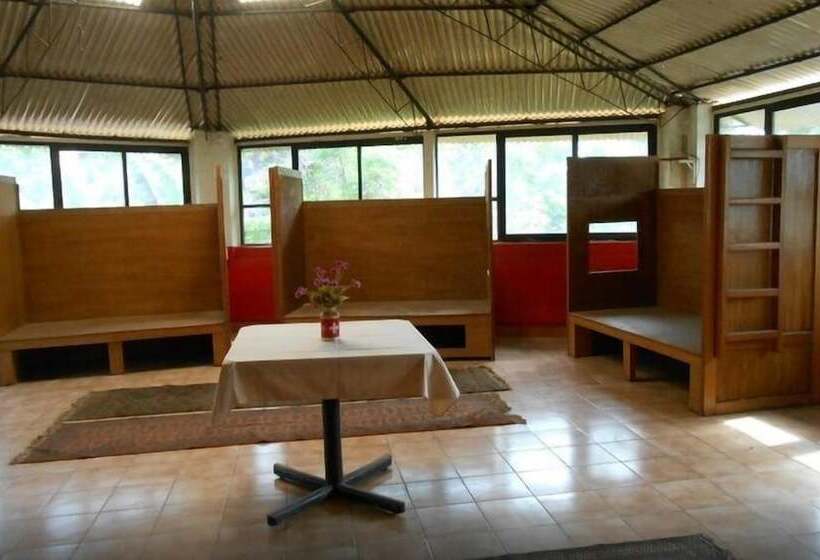 ホテル Colva Tavern