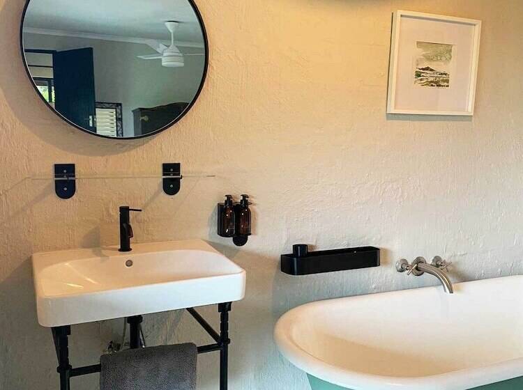 Отель Rockwood Lodges