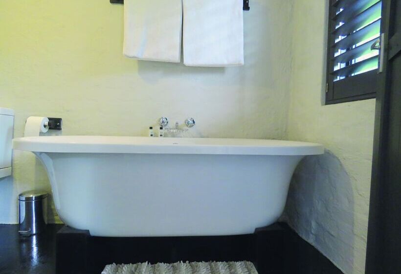 Отель Rockwood Lodges