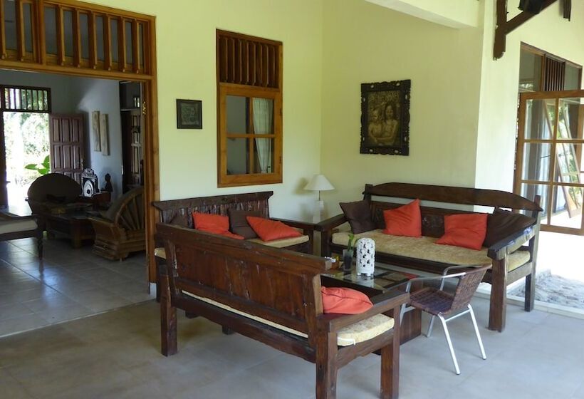 Отель Villa Rumah Kita