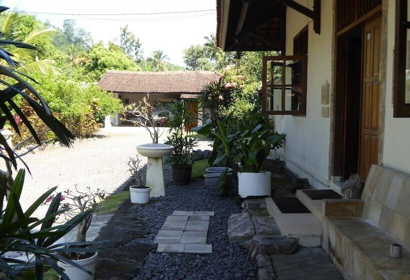 Отель Villa Rumah Kita