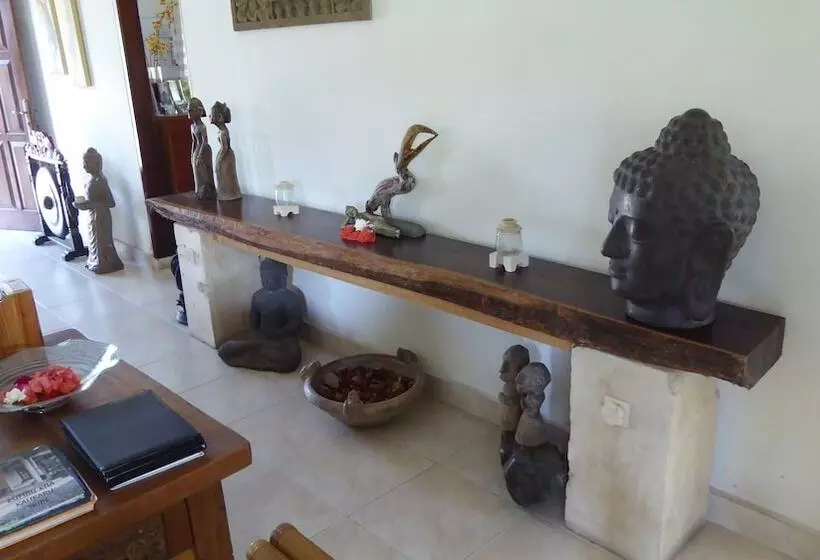 Hotelli Villa Rumah Kita