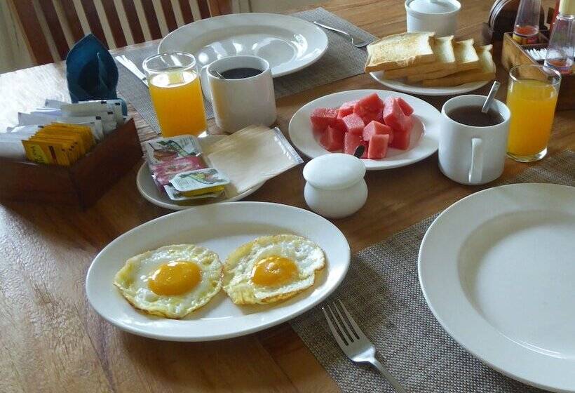 Отель Villa Rumah Kita