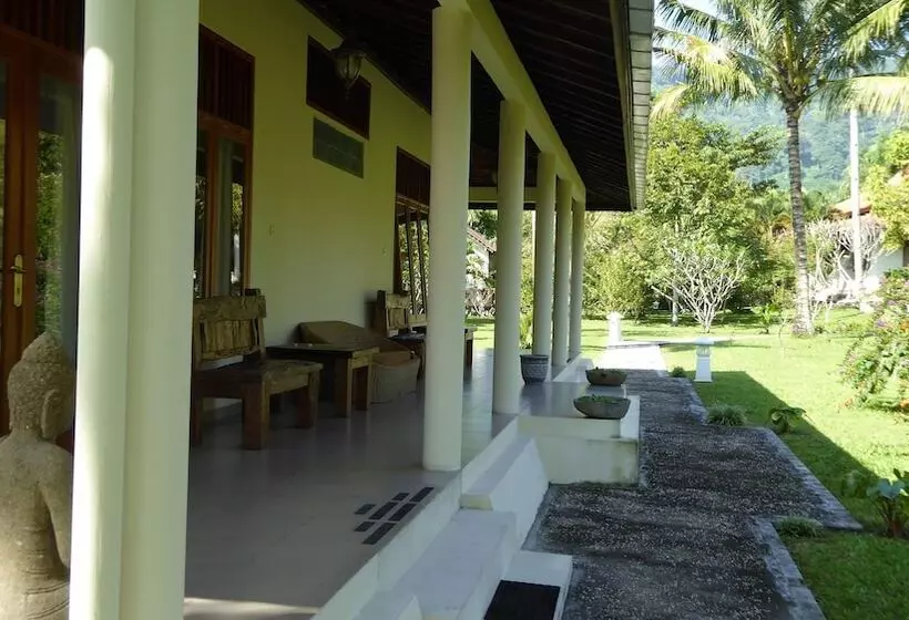 Hotelli Villa Rumah Kita