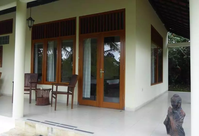 Hotelli Villa Rumah Kita