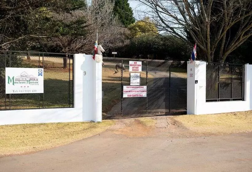 Pension Maclear Manor