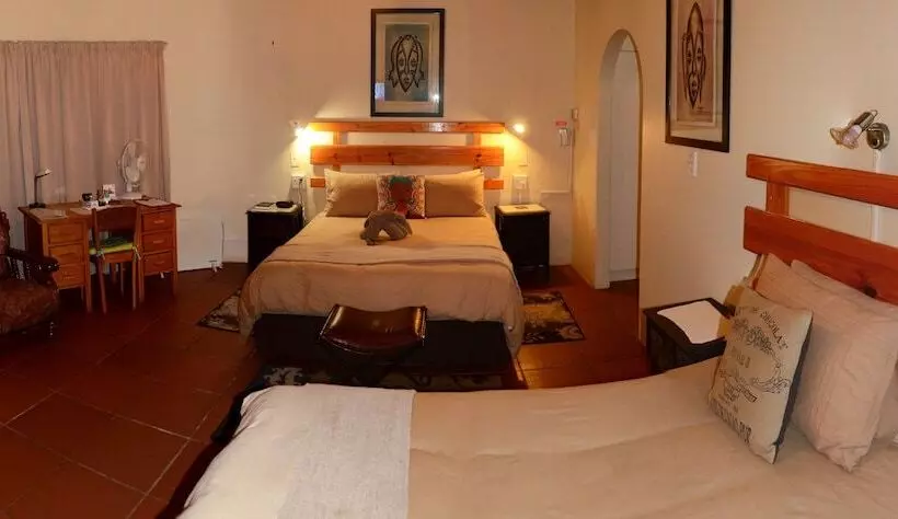 Pension Maclear Manor