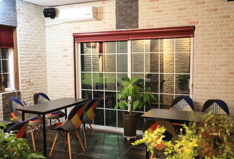 Pension Cafe Yoon & Park