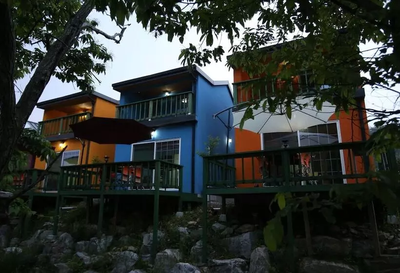 Pension Cafe Yoon & Park