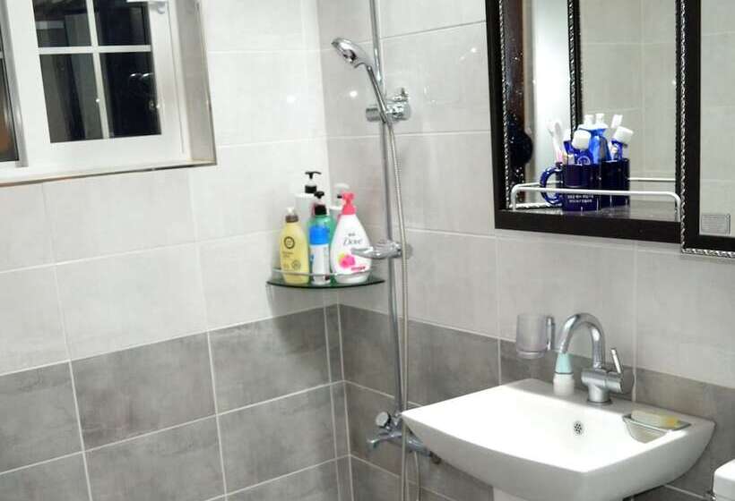 Pension Cafe Yoon & Park