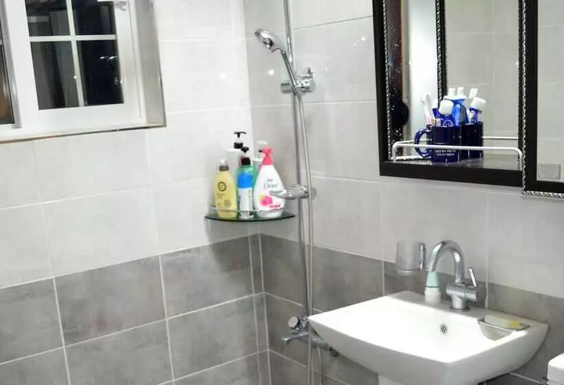 Pension Cafe Yoon & Park